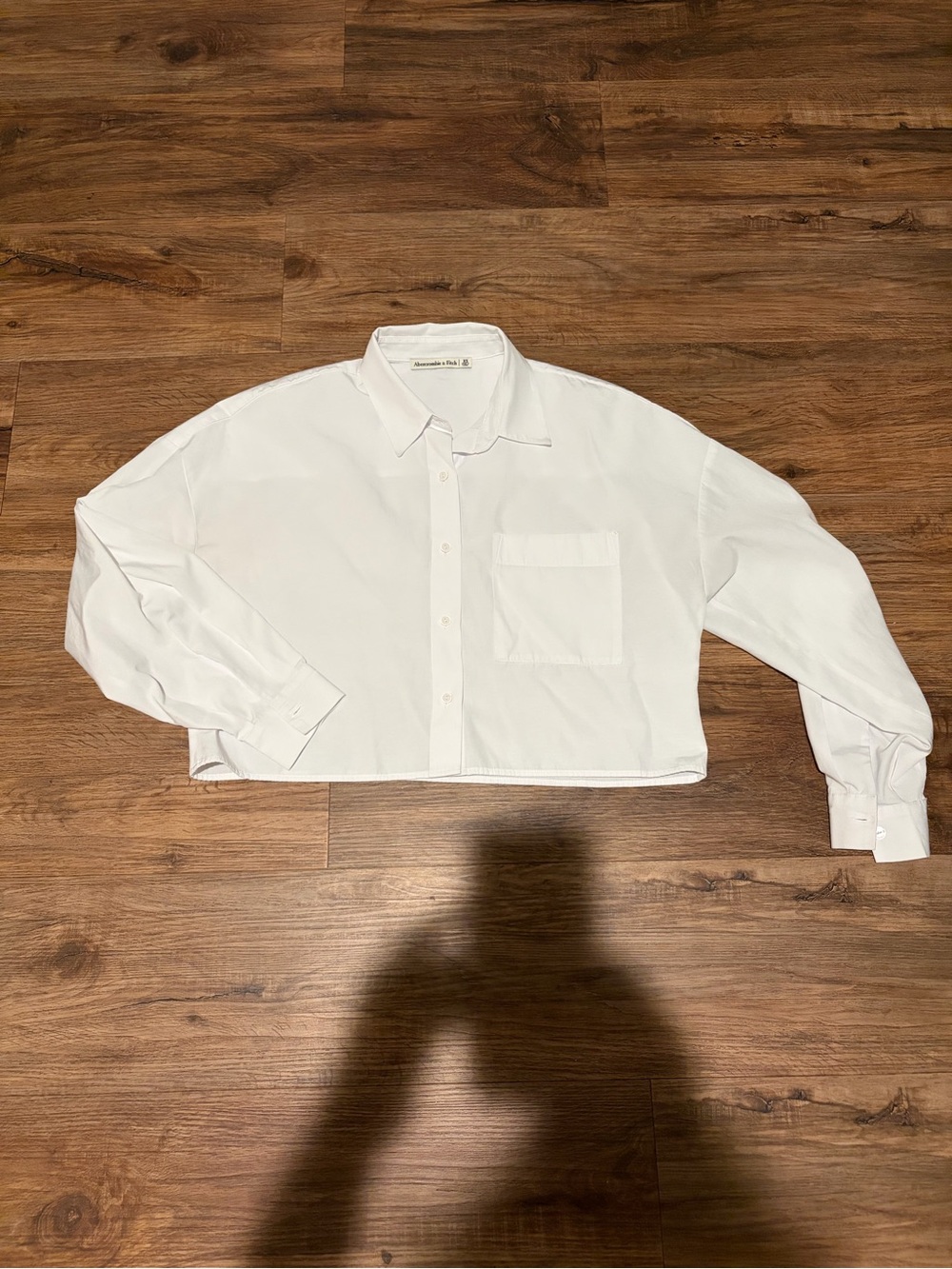 Women’s Abercrombie & Fitch White Cropped Button-Down Shirt- extra small